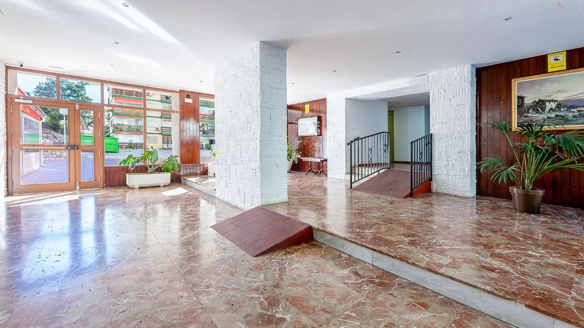 דירה בנאלמדנה 797 Holiday Rentals - Acogedor Apartamento Con Hermosas Vistas